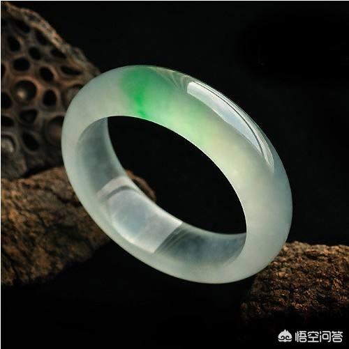 玉镯的最佳宽度和厚度是多少,翡翠五八圈是什么意思？行情怎么样？