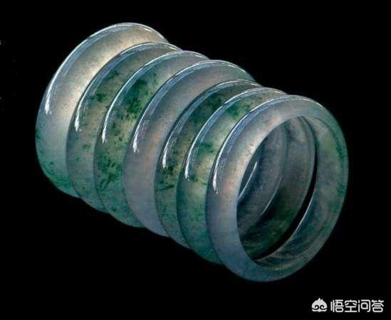 怎么知道自己的翡翠值多少钱,朋友给了个翡翠，能否看看真假，估个价格？