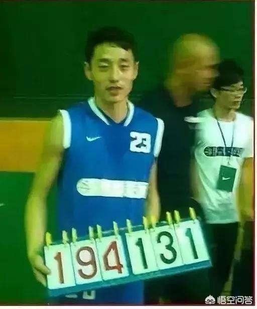 曾经单场投进51记三分、砍下157分的史鸿飞在CBA是什么水平？和郭艾伦比如何？