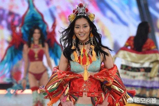 刘雯是维密第七次走秀。她在全球模特圈的地位如何？
(图6)