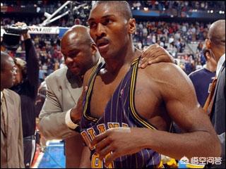 库里扔牙套罚5万:NBA每年罚款高达数千万美元，这些钱联盟是如何处理的？