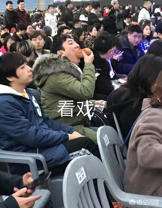 王思聪热狗:先有仰天吞热狗后有低头品玉米，王思聪为何屡次成为电竞焦点？