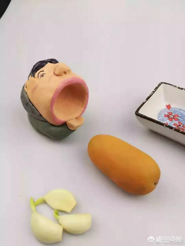 王思聪热狗:先有仰天吞热狗后有低头品玉米，王思聪为何屡次成为电竞焦点？