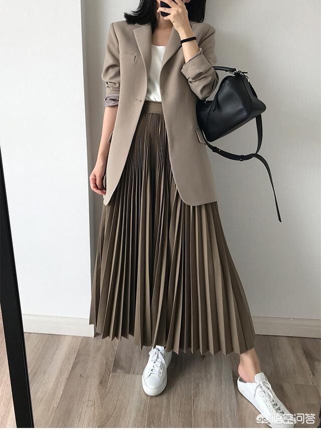 阿玛施<a href=https://maguai.com/list/77-0-0.html target=_blank class=infotextkey>女装</a>官方网站:哪些衣服才算是真正的基础款？
