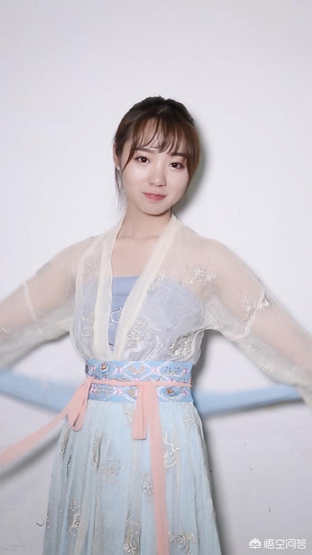 大胸照:大胸的人适合穿什么版型的汉服