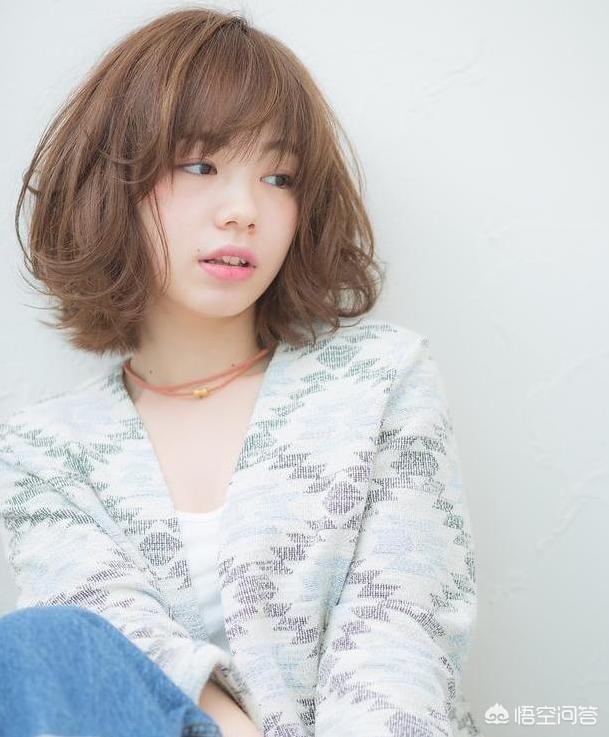 头条问答 - 沙发发质剪什么短发发型好看?(1个回答)