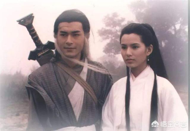 刘雯腿长:说到大长腿，你第一时间会想到谁