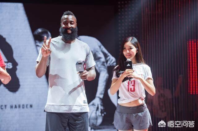 为什么NBA美女主播周玲安被粉丝称为最美双语主播和中国版卡戴珊？
(图3)