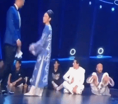 李德戈景:从《新舞林大会》和以前的影视作品来看，董洁的舞蹈水平怎么样？