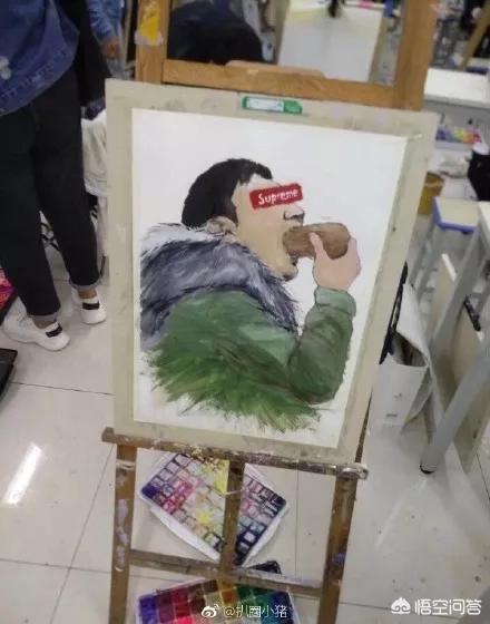 王思聪热狗:先有仰天吞热狗后有低头品玉米，王思聪为何屡次成为电竞焦点？