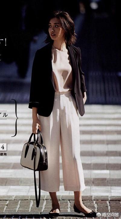 阿玛施<a href=https://maguai.com/list/77-0-0.html target=_blank class=infotextkey>女装</a>官方网站:哪些衣服才算是真正的基础款？