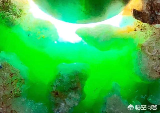 岫玉原石假皮怎么鉴别,为什么网上有人抱怨翡翠原石骗人？