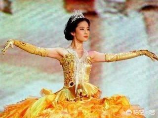 金鹰女神迪丽热巴:迪丽热巴接棒唐嫣获封金鹰女神，12年已过，金鹰女神们如何了