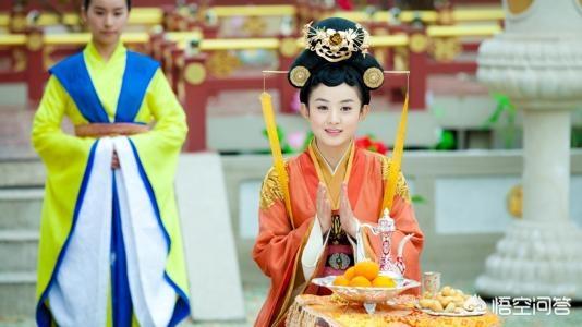 金鹰女神迪丽热巴:迪丽热巴接棒唐嫣获封金鹰女神，12年已过，金鹰女神们如何了