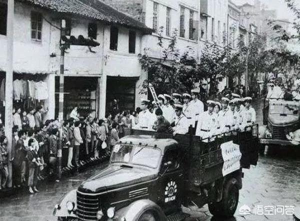 乌鲁木齐满大街都是警察，你在乌鲁木齐遇到过什么让你感动的事情