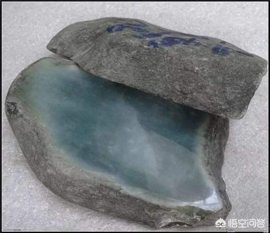 翡翠原石直播,蒙包料在翡翠原石直播间为何会大受欢迎？