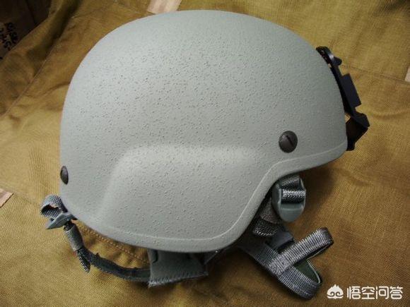 空降兵的头盔和普通步兵的头盔一样吗？