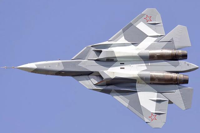 无翼鸟军事邪恶漫画:俄罗斯的苏-57战机能填补俄罗斯与美国之间的军事差距吗？