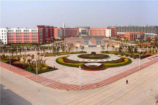 头条问答 - 安庆怀宁中学的学校有哪些荣誉呢?(5个回答)