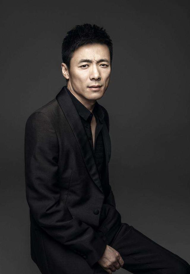 演员朱杰:电视剧《潜伏》中的晚秋扮演者的简历有谁知道啊？