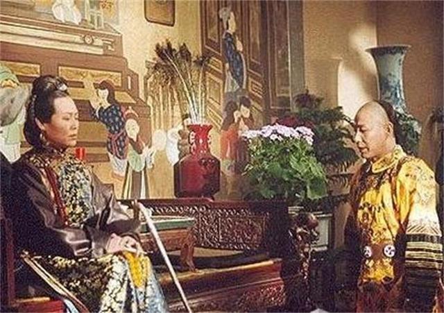 孝庄皇后简介:康熙和孝庄太后的真实关系如何？是怎么对待孝庄娘家人的？