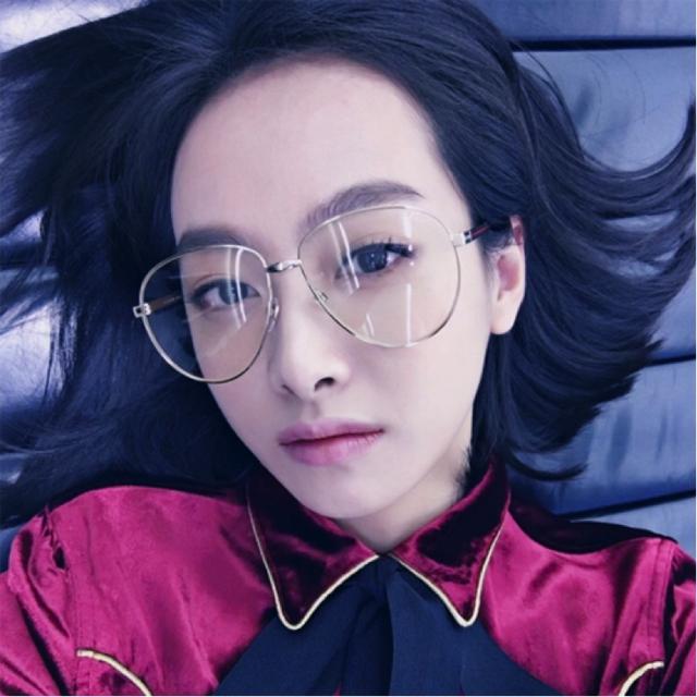 要选戴眼镜最好看的前十位女星,你会如何排名？
