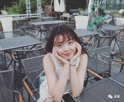 杨幂女儿照片:王中磊闺女晒长腿照，娱乐圈大佬们的千金都长什么样？