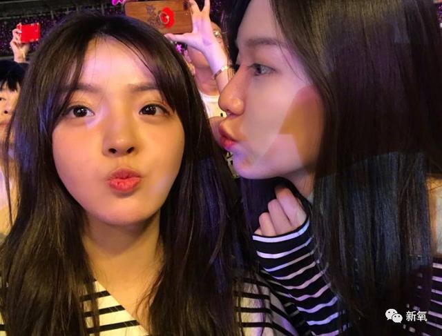 杨幂女儿照片:王中磊闺女晒长腿照，娱乐圈大佬们的千金都长什么样？