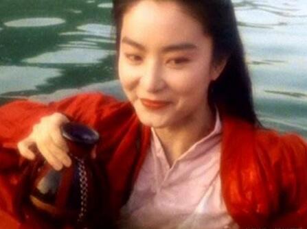 邢恩照片:哪些女明星的穿搭个性又帅气？