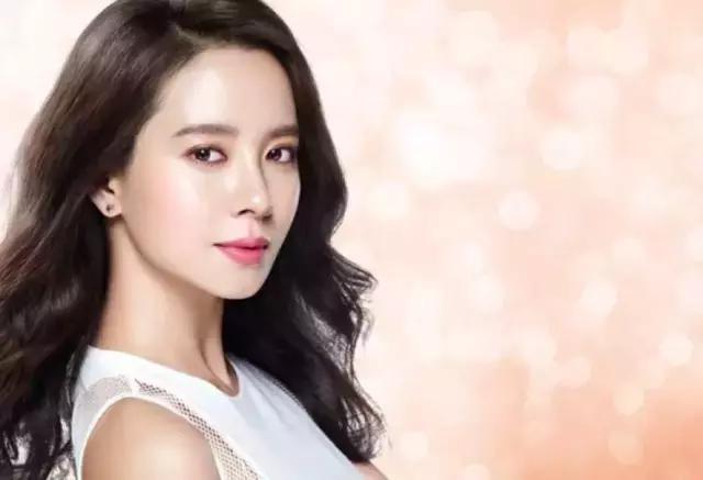 女明星素颜对比照:素颜也很漂亮的女生，长什么样？