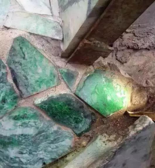 琥珀宫:蜜蜡论斤戴，翡翠当做被子盖是种什么样的体验