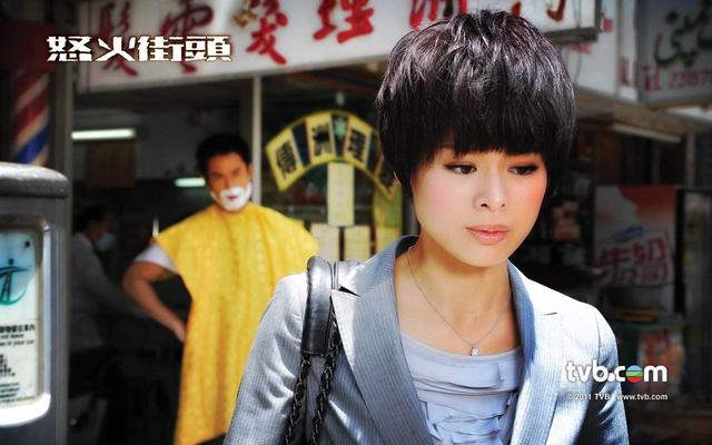 胡杏儿鼻子变大:胡杏儿刚出道时被称为“最丑港姐”，为什么几年时间变漂亮了