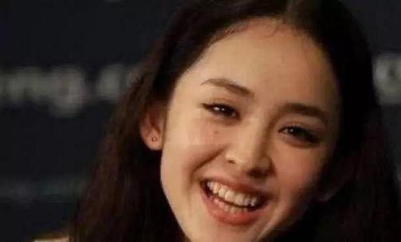 颜丹晨照片:颜丹晨为什么看起来那么年轻呢？