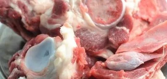 鸡肝 猪肝喂狗好吗:狗能吃鸡肝猪肝吗 主人不能给狗狗吃哪些食物？