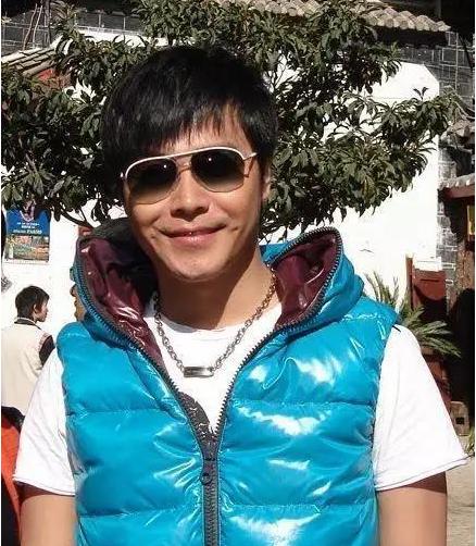 李金铭的胸:娱乐圈哪些女明星有“梨窝