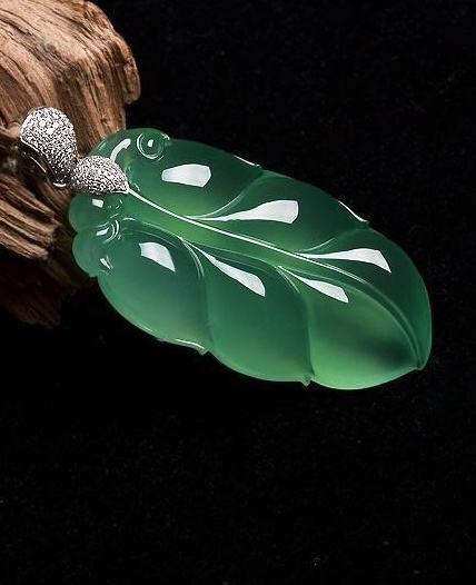 翡翠和玻璃怎么鉴别,对于玻璃仿制的翡翠珠宝，该怎么辨别？