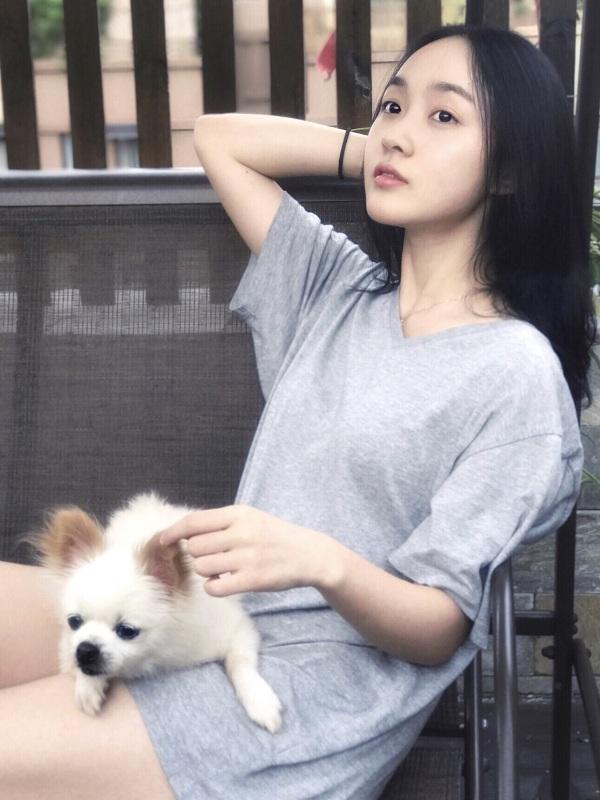 郑媛媛照片:对于社会上男同性越来越多，你们怎么看