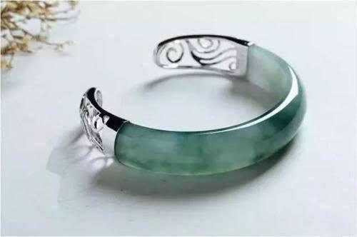 玉手镯裂纹补救最好办法,玉手镯断了或者有裂纹能不能修？