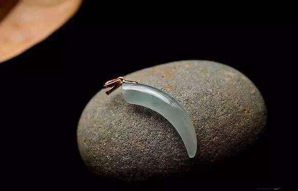 玉手镯裂了迷信说法,玉手镯断了或者有裂纹能不能修？