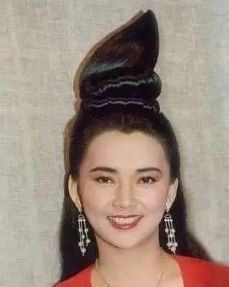 贾青照片:明星都有哪些最失败的造型、连本人看了都想删照片？