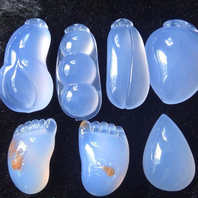 玉髓是天然的吗,玉髓是天然的颜色，还是后加的？