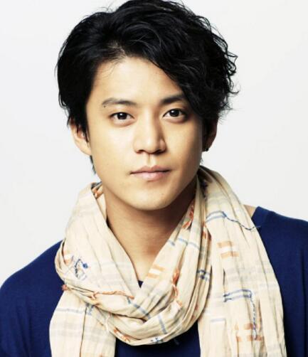 小栗旬山田优:从《热血高校》到《银魂》，如何评价小栗旬的演技？