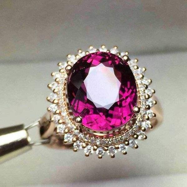 碧玺和翡翠哪个价值更高,同种颜色的碧玺，为什么价格相差百余倍？