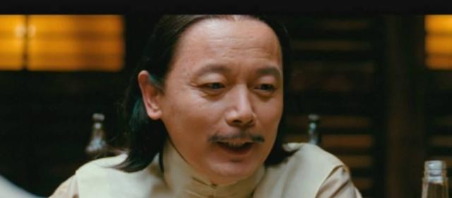 姜文去世了吗:《让子弹飞》里汤师爷临死前说有两件事瞒了姜文，是哪两件？