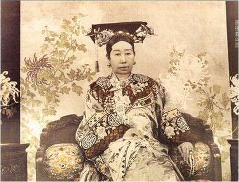 清朝的皇后中，哪个命运最悲惨？