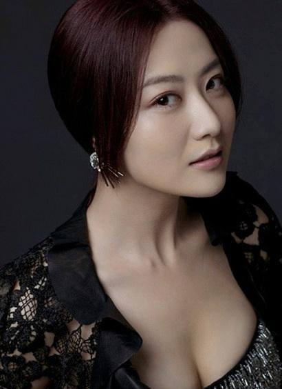 女友让我写情诗给她,不许写现代诗,怎么办？