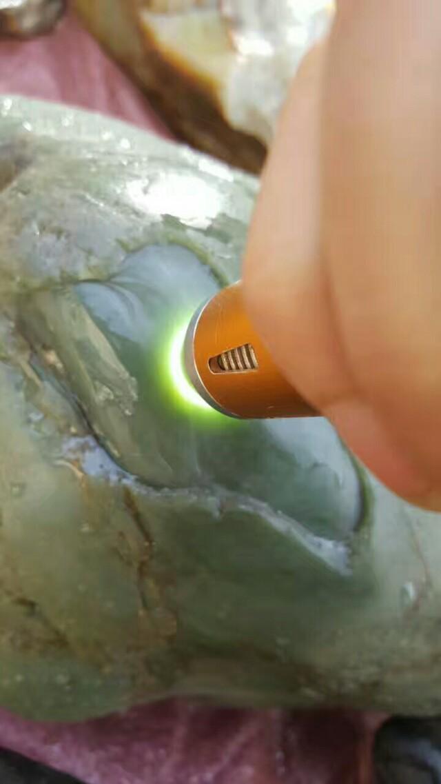 和田玉手镯种类,教你认识几种假和田玉手镯？