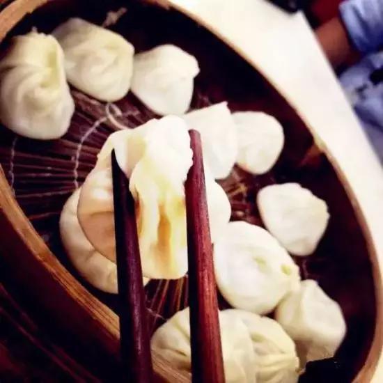 上海美罗城事件:在上海买房，你会选择在郊区买别墅还是在徐家汇“蜗居”