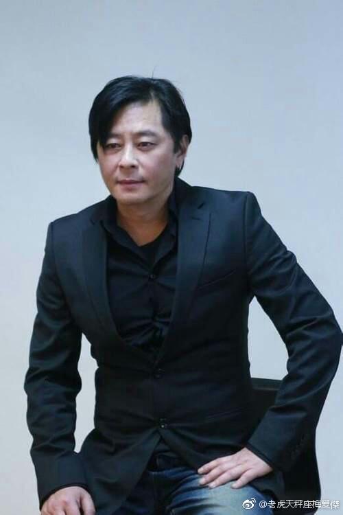 韦唯李谷一:有谁记得九十年代轰动一时的歌坛第一案是怎么回事