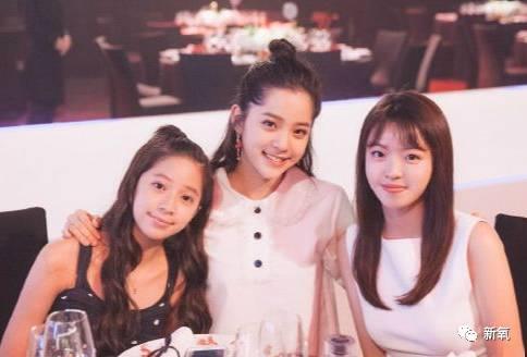 杨幂女儿照片:王中磊闺女晒长腿照，娱乐圈大佬们的千金都长什么样？